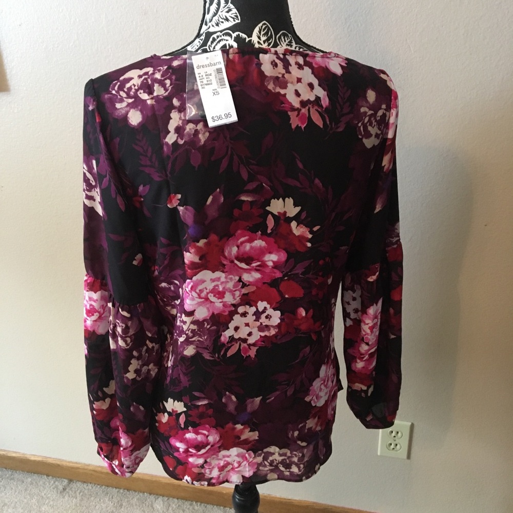 NWT XS ROZ & ALI PEEK-A-BOO FRONT PINK BLACK & PURPLE FLORAL BELL SLEEVED TOP - Picture 3 of 13